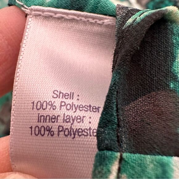 Jennifer Lopez XS or Small green top - Picture 2 of 6